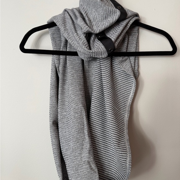 lululemon athletica Accessories - Lululemon Gray Knit Infinity Scarf Snap Detail